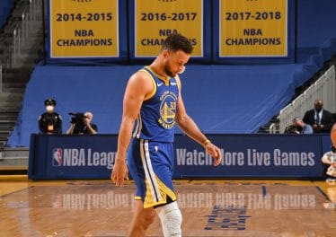 NBA Legend Stephen Curry Enters NFT Metaverse, Here’s What He Bought