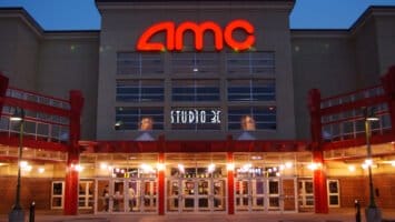 ‪Shiba Inu And Dogecoin Will Be Accepted At AMC Theaters Come March 19th