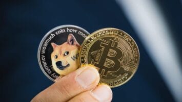 Expert Shares Bitcoin, DOGE, PEPE Investing Strategy At Bloomberg Event
